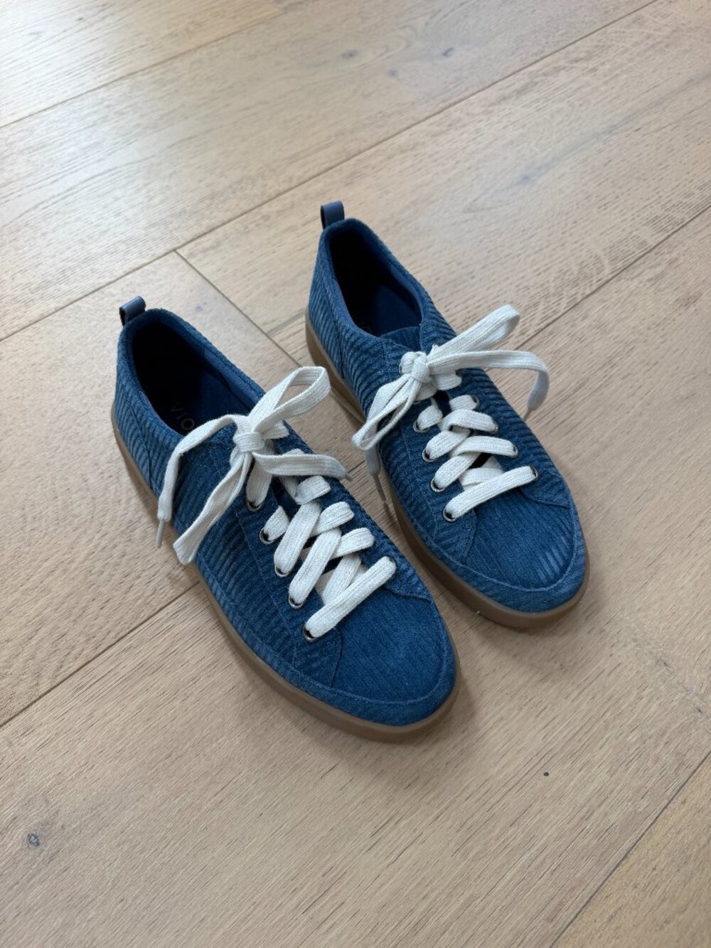 Vionic Winny Sneakers